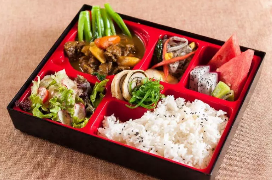 9月29日起全國鐵路停售常溫盒飯，冷鏈盒飯有望成“新寵”