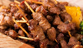 食尚是個輪回？迷你肉串走紅，東方甄選、大莊園、大希地、皓月等集體“擼小串”